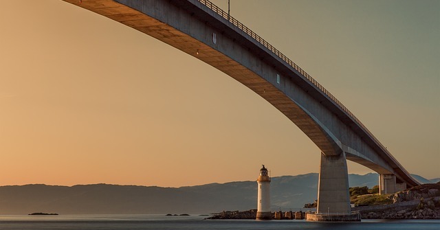 bridge-192986_640